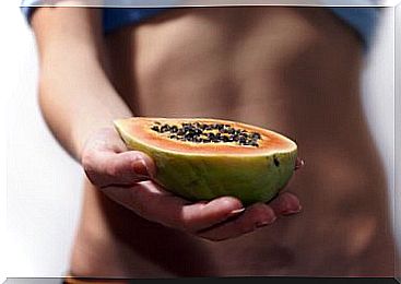 Papaya against bloated stomach