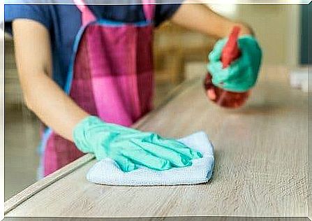 Household cleaning products: furniture cleaners