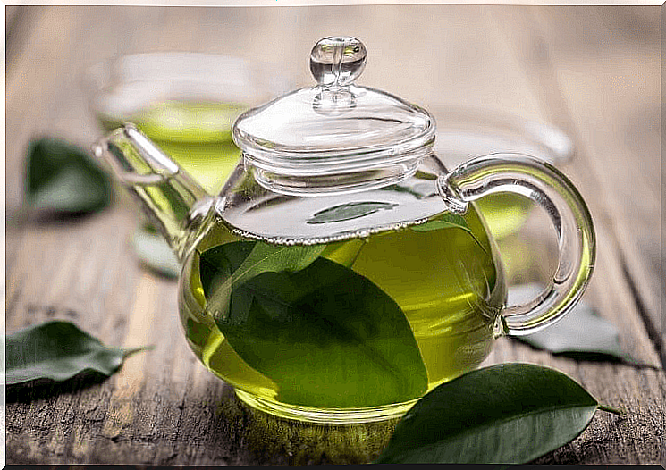 Green tea is one of the foods that will improve your mood!