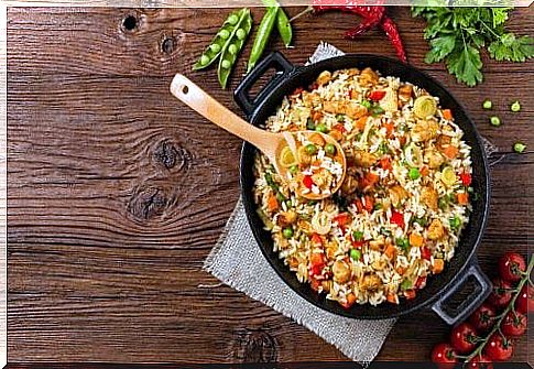 Delicious rice with chicken and vegetables