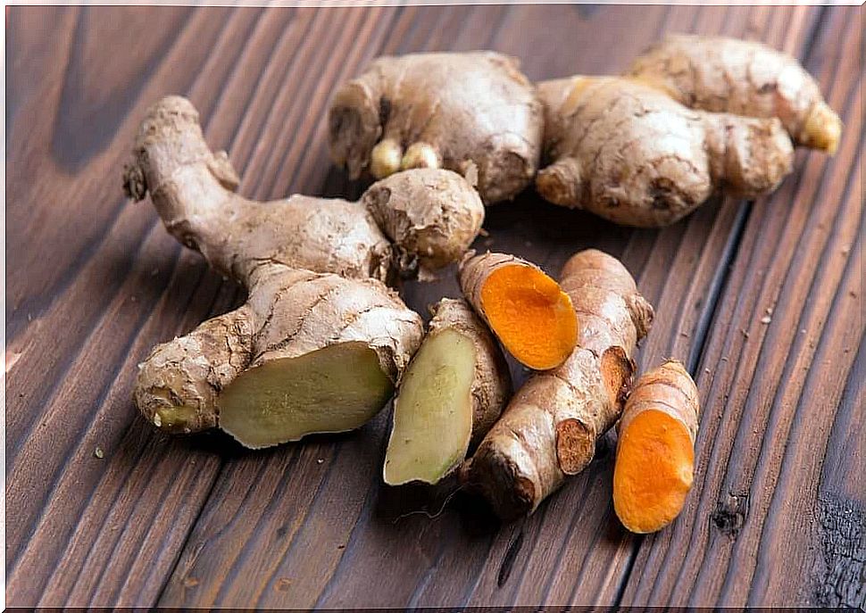 Delicious ginger turmeric tea for weight loss