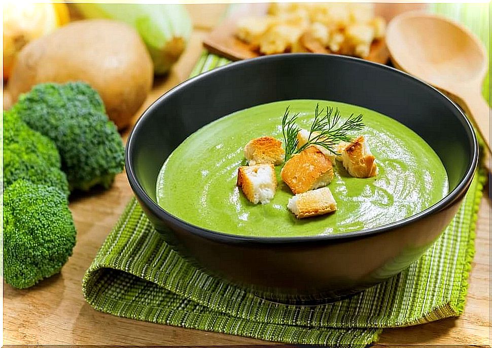 Delicious soups with broccoli