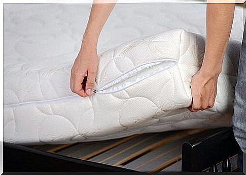 Disinfect the mattress naturally