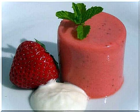 Gelatin for your joints - strawberry gelatin dessert