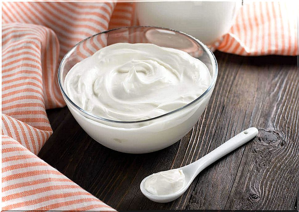 Homemade vegan mayonnaise is an emulsion