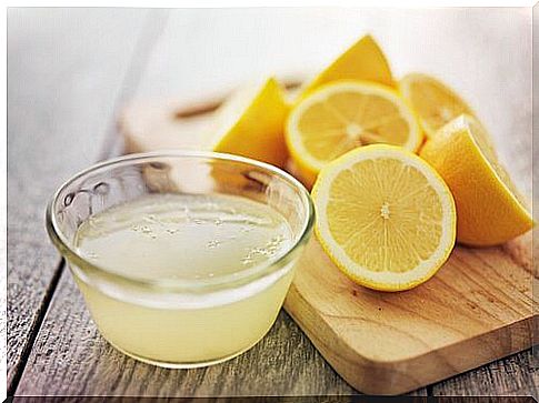 Remove pesticides with lemon