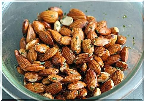 How to improve your memory with toasted almonds and rosemary