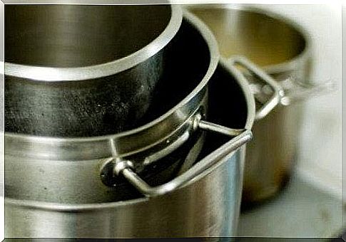 Kitchen pots