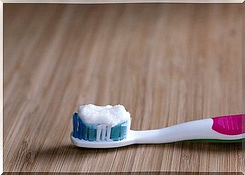 Soda in cosmetics and medicine: as toothpaste