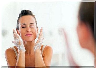 Facial cleansing for young skin